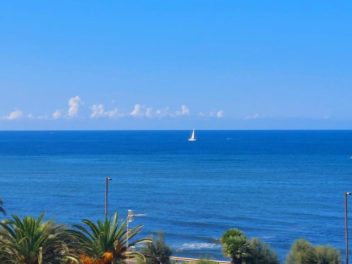 Sunset Apartment Santa Marinella Exterior foto